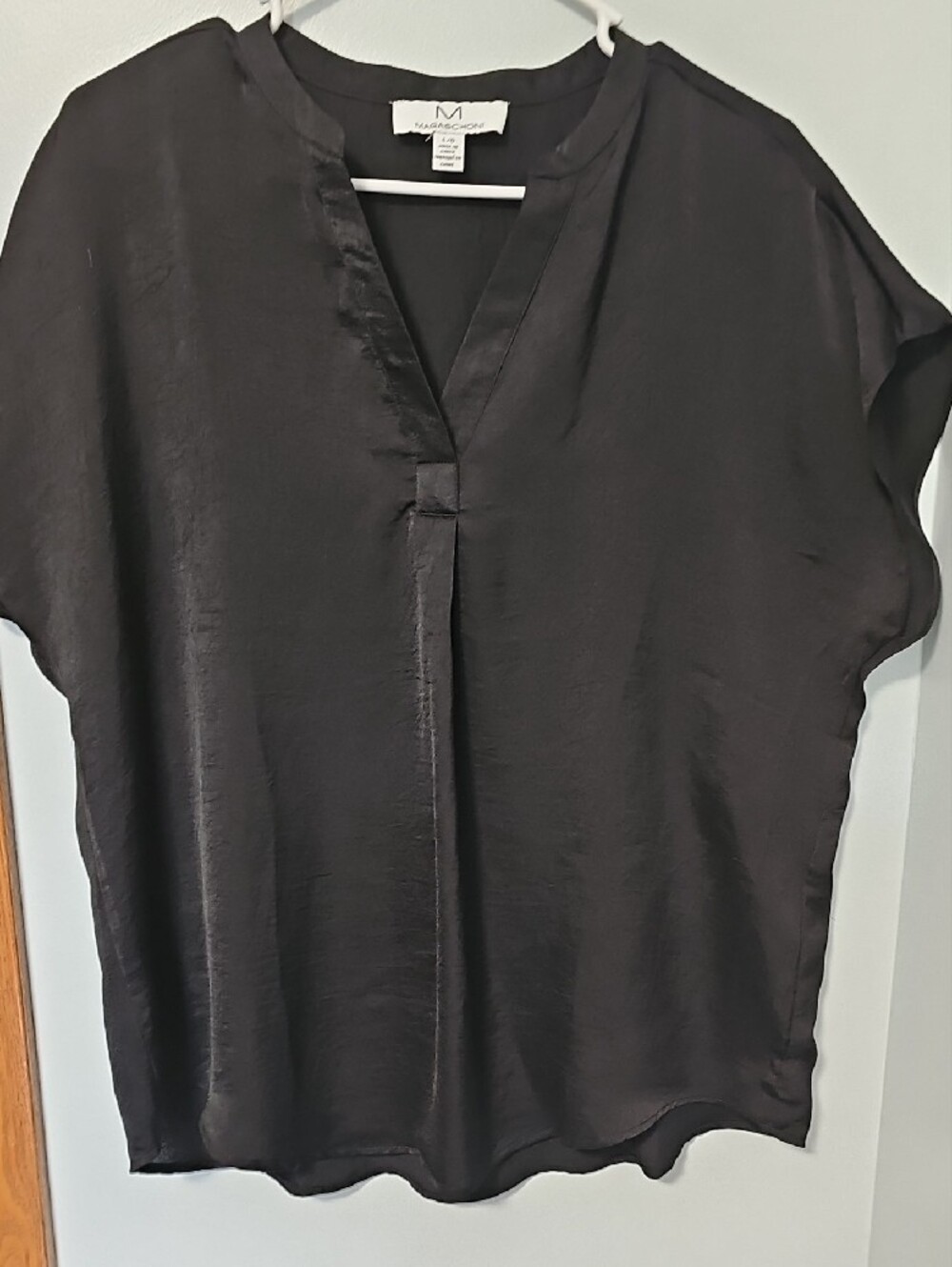 Magaschoni Black Short-Sleeve Silk Blend V-Neck Blouse - Picture 4 of 7